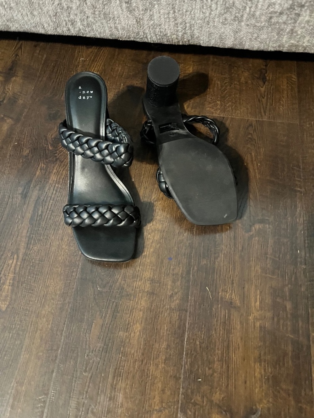 Block heel sandal